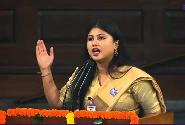 CUSB student Sakshi expressed views on Sardar Patel at Parliament House