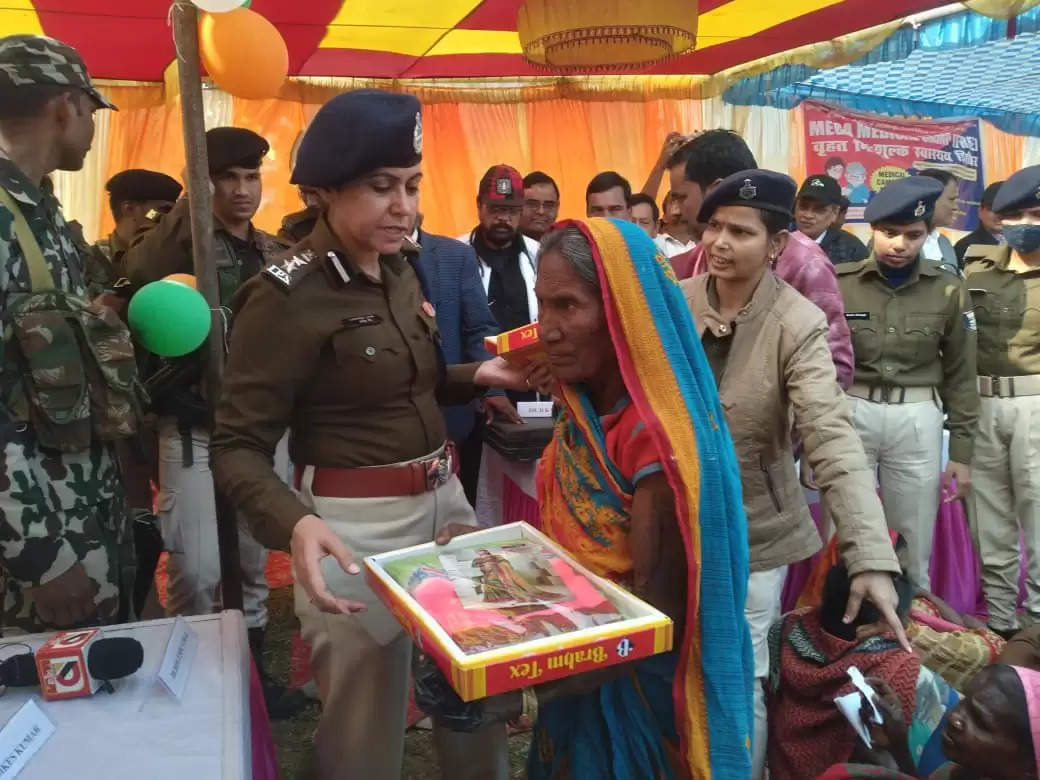 District police in association with IMA, chamber of commerce and Red Cross organised Mega medical camp in Gaya's Barachatti