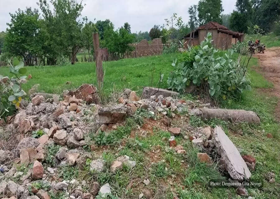 Torn between trouble-ridden forest home and prospect of better life, Barnawapara villagers in flux