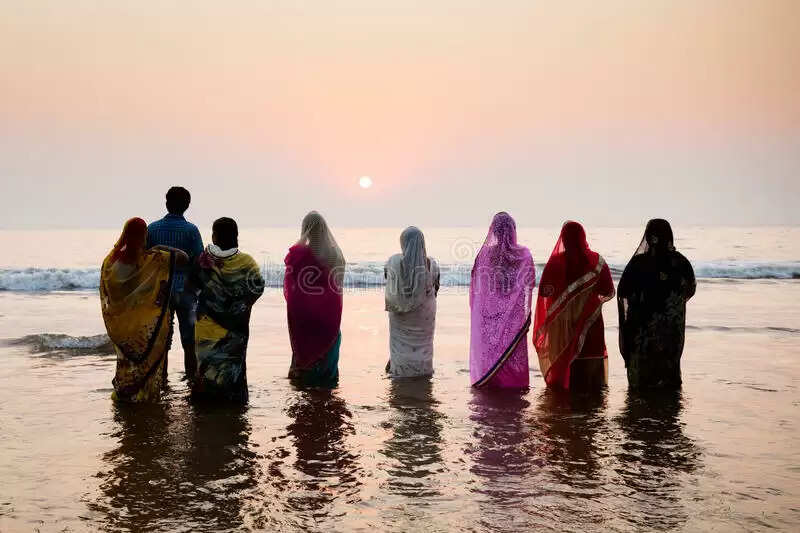 Chhath’ Festival ends after 2nd ‘Argha’ to rising Sun today in Gaya