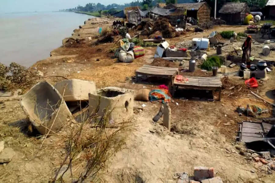 Trouble comes in threes for residents of Kosi's riverbanks in Bihar