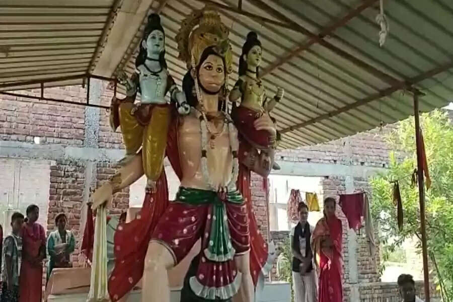 Anti-social elements broke idols in the temple in Gaya, atmosphere of tension in the area, police engaged in investigation