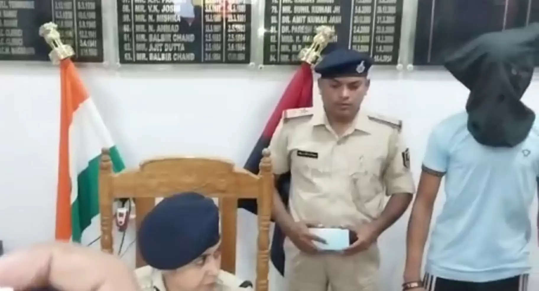 2 arrested for demanding extortion money in Gaya's Fatehpur